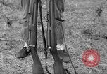 Image fusil japonais Îles Salomon, 1945, de la seconde 18 séquences d'archives historiques vidéo 65675077700