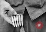 Image fusil japonais Îles Salomon, 1945, de la seconde 34 séquences d'archives historiques vidéo 65675077700