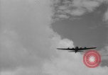 Standbild B-17 Flugzeuge Salomonen, 1945, aus Sekunde 18 historischem Filmmaterial Videoclip 65675077706