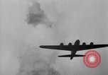Standbild B-17 Flugzeuge Salomonen, 1945, aus Sekunde 20 historischem Filmmaterial Videoclip 65675077706