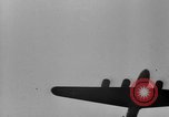 Standbild B-17 Flugzeuge Salomonen, 1945, aus Sekunde 21 historischem Filmmaterial Videoclip 65675077706