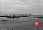 Standbild B-17 Flugzeuge Salomonen, 1945, aus Sekunde 42 historischem Filmmaterial Videoclip 65675077706