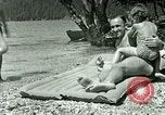 Standbild Eva Braun's Freunde Berchtesgaden Deutschland, 1940, aus Sekunde 6 historischem Filmmaterial Videoclip 65675077722