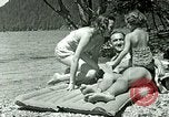 Standbild Eva Braun's Freunde Berchtesgaden Deutschland, 1940, aus Sekunde 8 historischem Filmmaterial Videoclip 65675077722