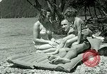 Standbild Eva Braun's Freunde Berchtesgaden Deutschland, 1940, aus Sekunde 16 historischem Filmmaterial Videoclip 65675077722