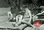 Standbild Eva Braun's Freunde Berchtesgaden Deutschland, 1940, aus Sekunde 19 historischem Filmmaterial Videoclip 65675077722