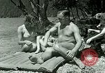 Standbild Eva Braun's Freunde Berchtesgaden Deutschland, 1940, aus Sekunde 20 historischem Filmmaterial Videoclip 65675077722