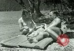 Standbild Eva Braun's Freunde Berchtesgaden Deutschland, 1940, aus Sekunde 25 historischem Filmmaterial Videoclip 65675077722