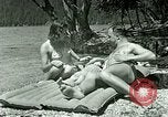 Standbild Eva Braun's Freunde Berchtesgaden Deutschland, 1940, aus Sekunde 26 historischem Filmmaterial Videoclip 65675077722