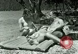 Standbild Eva Braun's Freunde Berchtesgaden Deutschland, 1940, aus Sekunde 27 historischem Filmmaterial Videoclip 65675077722