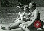 Standbild Eva Braun's Freunde Berchtesgaden Deutschland, 1940, aus Sekunde 29 historischem Filmmaterial Videoclip 65675077722