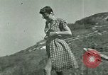 Immagine di Eva Braun amici Berchtesgaden Germania, 1940, secondo 44 filmato di repertorio 65675077723