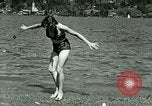 Standbild Eva Braun Schliersee Deutschland, 1940, aus Sekunde 10 historischem Filmmaterial Videoclip 65675077726