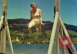 Standbild Eva Braun Schliersee Deutschland, 1940, aus Sekunde 27 historischem Filmmaterial Videoclip 65675077729
