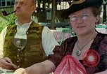 Standbild Eva Braun Bayern Deutschland, 1940, aus Sekunde 12 historischem Filmmaterial Videoclip 65675077731