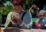 Standbild Eva Braun Bayern Deutschland, 1940, aus Sekunde 14 historischem Filmmaterial Videoclip 65675077731