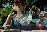 Standbild Eva Braun Bayern Deutschland, 1940, aus Sekunde 16 historischem Filmmaterial Videoclip 65675077731