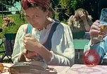 Standbild Eva Braun Bayern Deutschland, 1940, aus Sekunde 18 historischem Filmmaterial Videoclip 65675077731