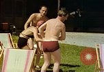 Standbild Eva Braun Bayern Deutschland, 1940, aus Sekunde 57 historischem Filmmaterial Videoclip 65675077731
