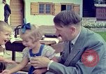Standbild Adolf Hitler Berchtesgaden Deutschland, 1940, aus Sekunde 28 historischem Filmmaterial Videoclip 65675077738