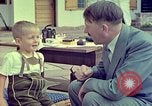 Standbild Adolf Hitler Berchtesgaden Deutschland, 1940, aus Sekunde 33 historischem Filmmaterial Videoclip 65675077738