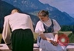 Immagine di Berghof terrazza Berchtesgaden Germania, 1940, secondo 12 filmato di repertorio 65675077759