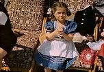 Image Bormann enfants Berchtesgaden Allemagne, 1940, de la seconde 13 séquences d'archives historiques vidéo 65675077764
