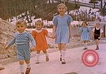 Image Bormann enfants Berchtesgaden Allemagne, 1940, de la seconde 62 séquences d'archives historiques vidéo 65675077764