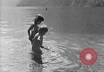 Standbild Herta Shneider Berchtesgaden Deutschland, 1940, aus Sekunde 49 historischem Filmmaterial Videoclip 65675077778