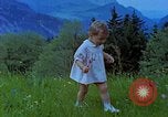 Image Uschi Schneider Berchtesgaden Allemagne, 1940, de la seconde 10 séquences d'archives historiques vidéo 65675077813