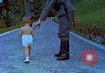 Image Uschi Schneider Berchtesgaden Allemagne, 1940, de la seconde 13 séquences d'archives historiques vidéo 65675077813