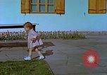 Image Uschi Schneider Berchtesgaden Allemagne, 1940, de la seconde 27 séquences d'archives historiques vidéo 65675077813