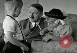 Standbild Adolf Hitler Berchtesgaden Deutschland, 1940, aus Sekunde 54 historischem Filmmaterial Videoclip 65675077825