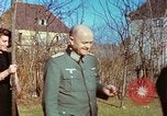 Standbild Eva Braun die Familie München Deutschland, 1940, aus Sekunde 14 historischem Filmmaterial Videoclip 65675077835