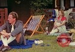 Standbild Eva Braun die Familie Deutschland, 1940, aus Sekunde 17 historischem Filmmaterial Videoclip 65675077836