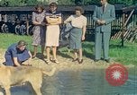 Standbild Eva Braun die Familie Deutschland, 1940, aus Sekunde 6 historischem Filmmaterial Videoclip 65675077837