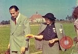 Standbild Eva Braun die Familie Deutschland, 1940, aus Sekunde 21 historischem Filmmaterial Videoclip 65675077838