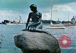 Standbild Kleine Meerjungfrau Kopenhagen Dänemark, 1940, aus Sekunde 27 historischem Filmmaterial Videoclip 65675077855
