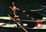 Standbild Eva Braun im Urlaub in Paraggi in der Nähe von Portofino Ligurien Italien, 1938, aus Sekunde 11 historischem Filmmaterial Videoclip 65675077856
