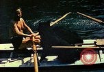 Standbild Eva Braun im Urlaub in Paraggi in der Nähe von Portofino Ligurien Italien, 1938, aus Sekunde 17 historischem Filmmaterial Videoclip 65675077856