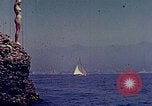 Standbild Eva Braun im Urlaub in Paraggi in der Nähe von Portofino Ligurien Italien, 1938, aus Sekunde 33 historischem Filmmaterial Videoclip 65675077856