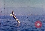Standbild Eva Braun im Urlaub in Paraggi in der Nähe von Portofino Ligurien Italien, 1938, aus Sekunde 41 historischem Filmmaterial Videoclip 65675077856