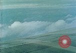 Standbild Eva Braun und Familienangehörigen fliegen in FW 200 Condor Flugzeug Berchtesgaden Deutschland, 1940, aus Sekunde 20 historischem Filmmaterial Videoclip 65675077858
