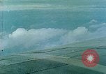 Standbild Eva Braun und Familienangehörigen fliegen in FW 200 Condor Flugzeug Berchtesgaden Deutschland, 1940, aus Sekunde 21 historischem Filmmaterial Videoclip 65675077858