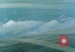 Standbild Eva Braun und Familienangehörigen fliegen in FW 200 Condor Flugzeug Berchtesgaden Deutschland, 1940, aus Sekunde 22 historischem Filmmaterial Videoclip 65675077858