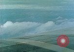 Standbild Eva Braun und Familienangehörigen fliegen in FW 200 Condor Flugzeug Berchtesgaden Deutschland, 1940, aus Sekunde 23 historischem Filmmaterial Videoclip 65675077858