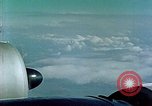 Standbild Eva Braun und Familienangehörigen fliegen in FW 200 Condor Flugzeug Berchtesgaden Deutschland, 1940, aus Sekunde 28 historischem Filmmaterial Videoclip 65675077858