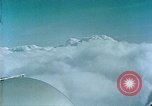 Standbild Eva Braun und Familienangehörigen fliegen in FW 200 Condor Flugzeug Berchtesgaden Deutschland, 1940, aus Sekunde 57 historischem Filmmaterial Videoclip 65675077858