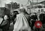 Immagine di Civili tedesco Germania, 1945, secondo 19 filmato di repertorio 65675077882