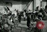 Immagine di Civili tedesco Germania, 1945, secondo 26 filmato di repertorio 65675077882